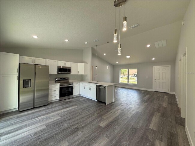 Building Photo - 13310 SW 104th Ln