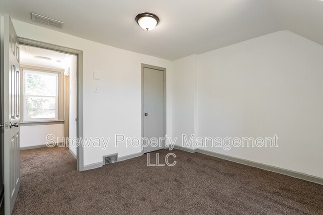 Building Photo - 709 Colwell Rd
