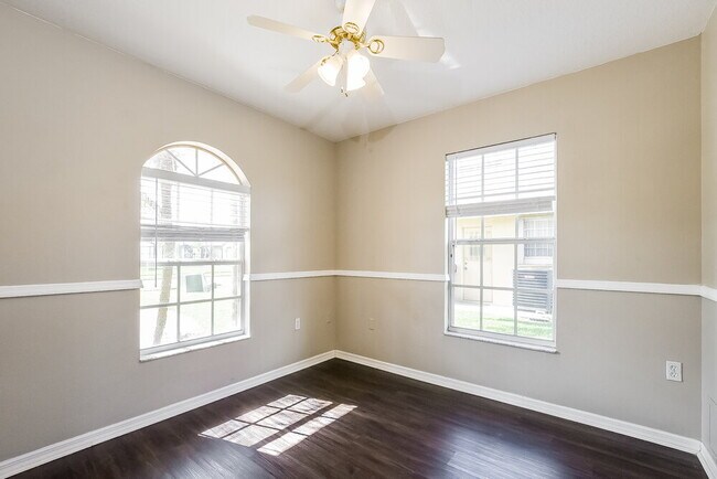 Building Photo - 2391 Sweetwater Blvd