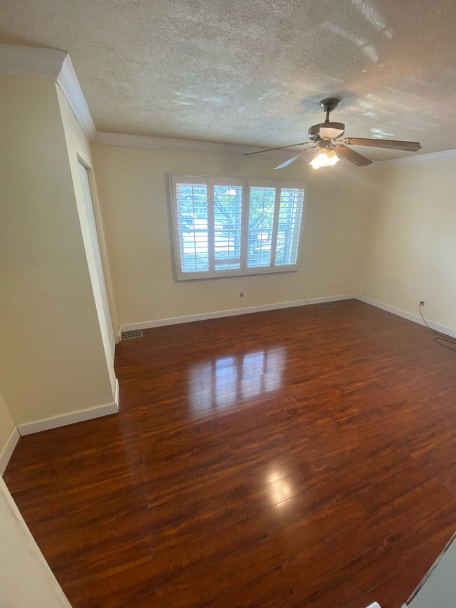 Dining/living Room - 3737 Park St N