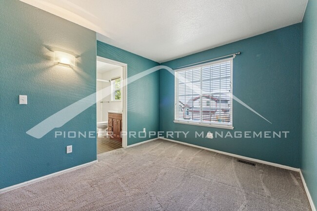 Building Photo - Spacious Home with Fenced Yard and Central AC