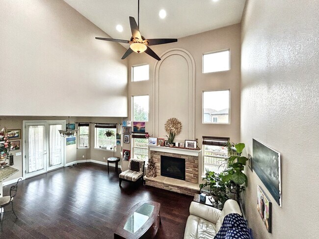 Building Photo - 717 Black Arrow Dr