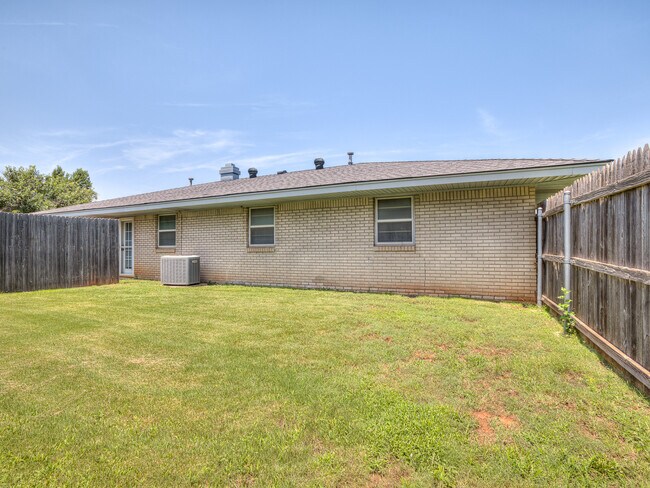 Building Photo - 6721 St Mary's Cir