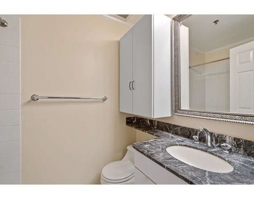 Building Photo - 416 Marlborough St