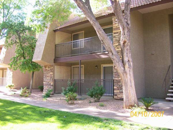 Building Photo - 5141 River Glen Dr