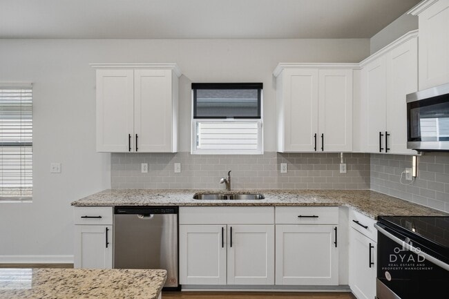 Building Photo - 3707 Clementine Ln