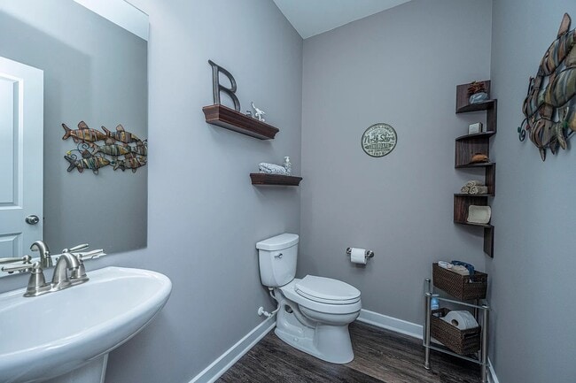 Building Photo - 2808 Ortega Dr