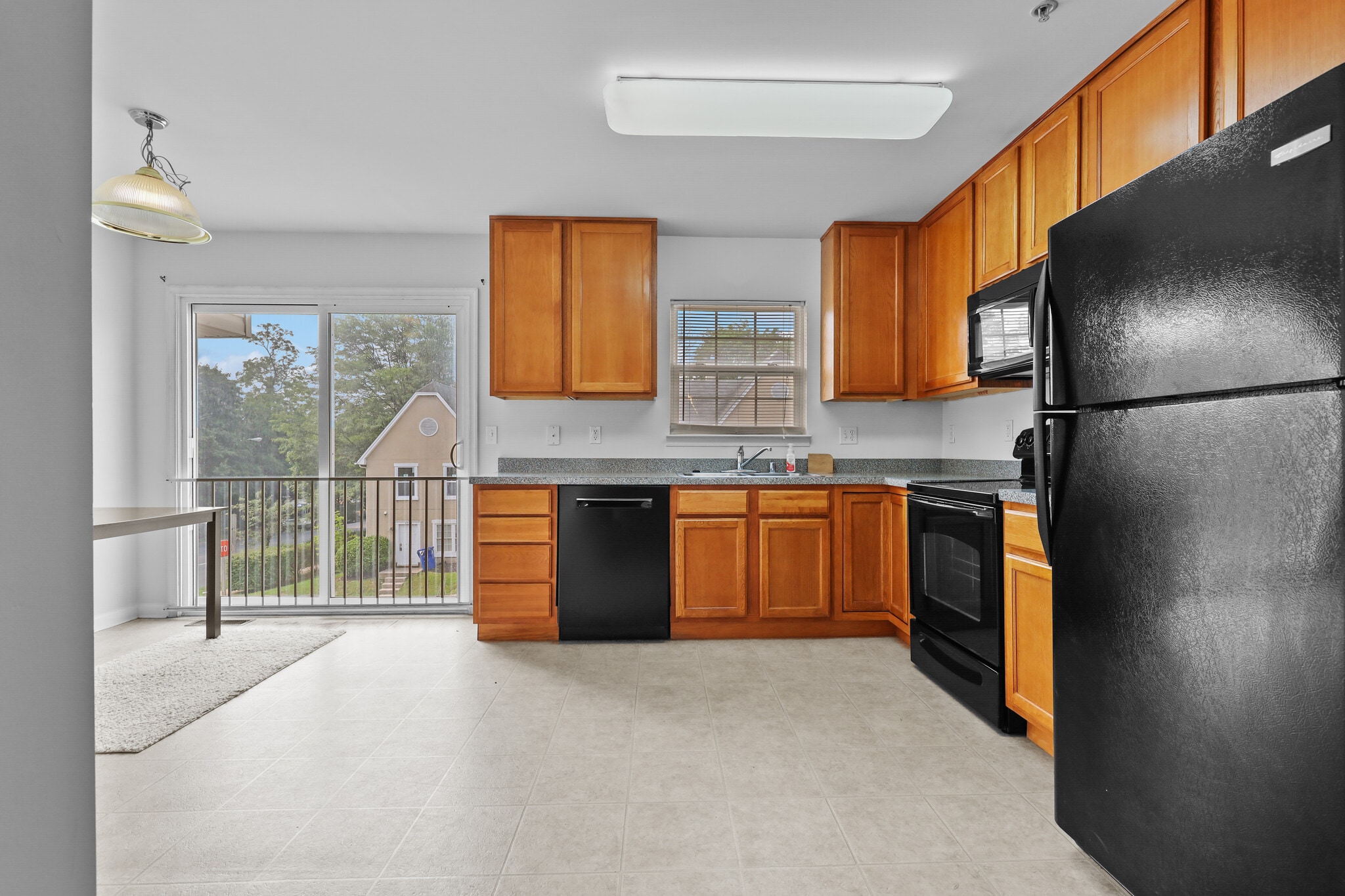 Building Photo - 445 Kenneth Square