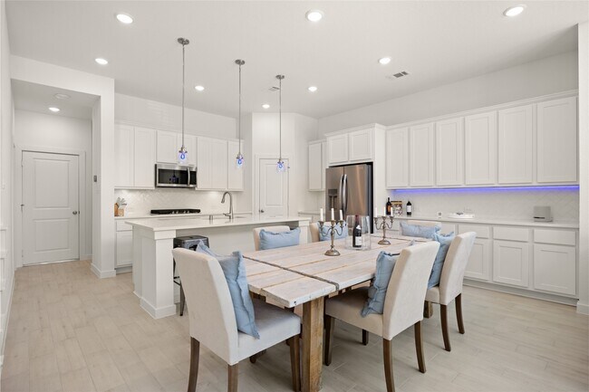 Building Photo - 19730 Curved Steel Dr