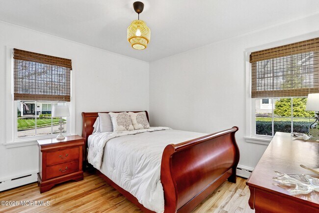 Building Photo - 1850 Fernwood Rd