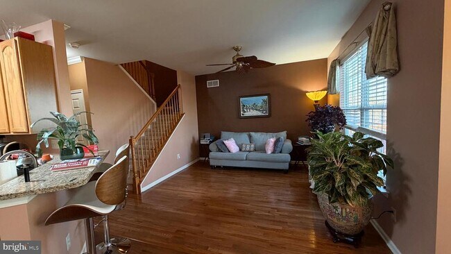 Building Photo - 506 Quincy St