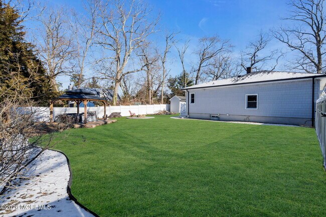 Building Photo - 242 Pennsylvania Ave