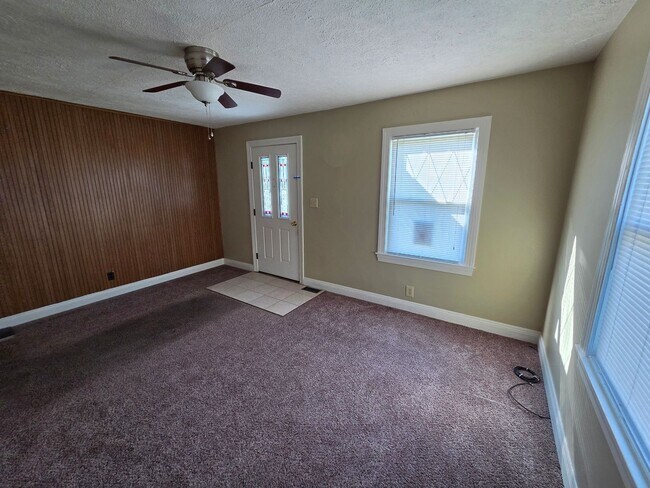 Building Photo - 1091 Bicknell Ave