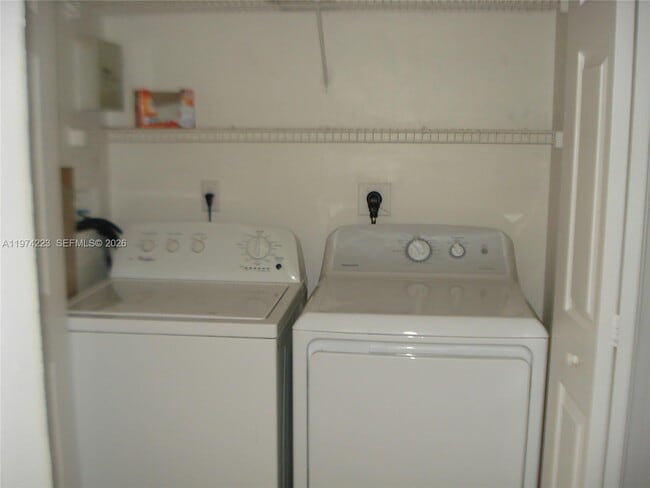 Building Photo - 2031 Renaissance Blvd