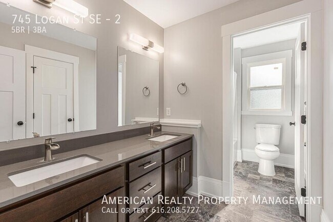 Building Photo - 745 Logan St SE