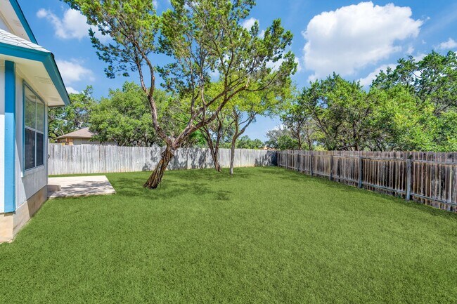 Building Photo - Amazing LOCATION! DeZavala & IH-10 Four Be...