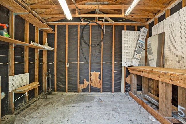 Building Photo - 5927 Maco St