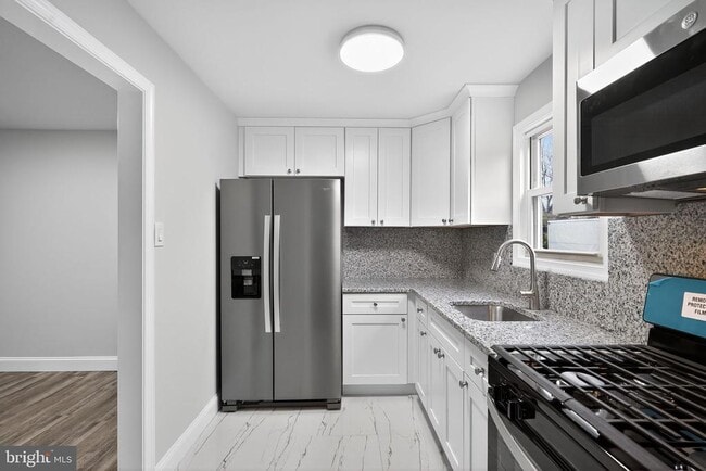 Primary Photo - 5706 Mitchell Rd