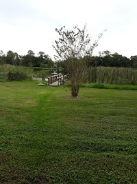 Building Photo - 2/1 CHULUOTA-LAKE FRONT