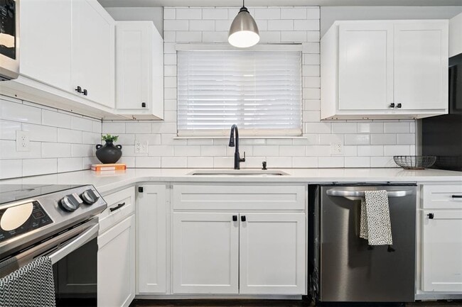 Building Photo - 4104 NW 59th St