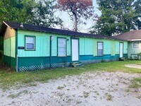 Building Photo - 2046B Grand St, Beaumont, TX 77703