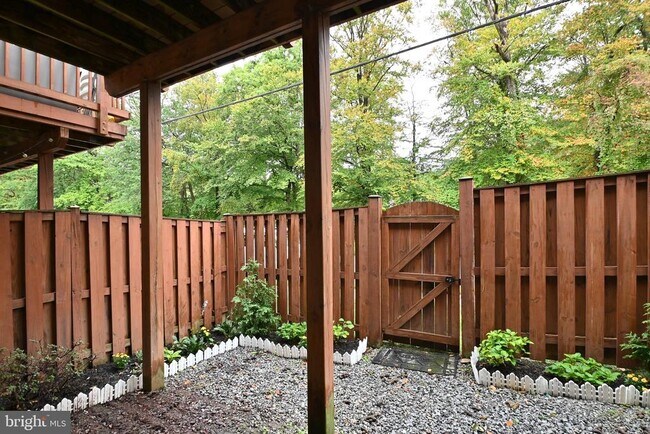 Building Photo - 8240 Gunston Commons Way