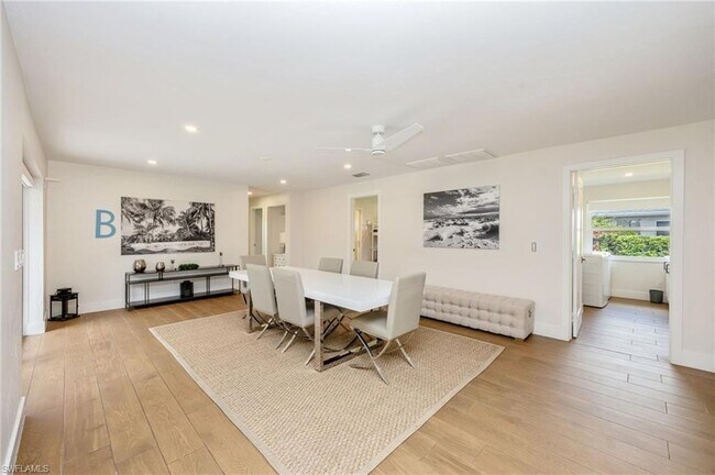 Building Photo - 409 Cypress Way E