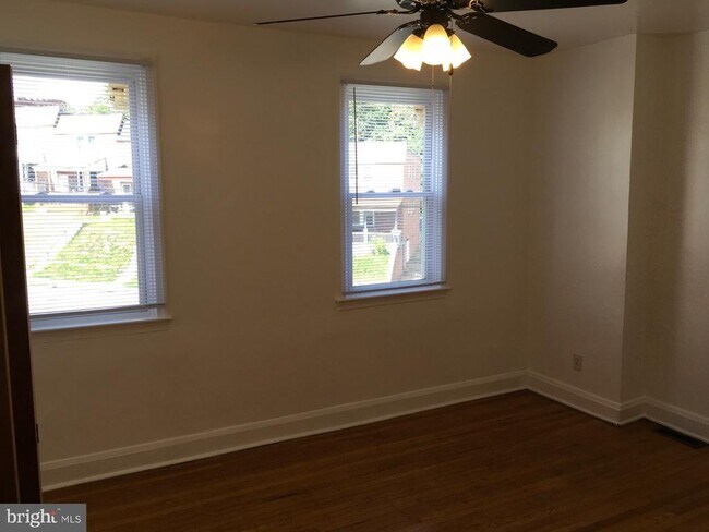Building Photo - 2477 W Cold Spring Ln