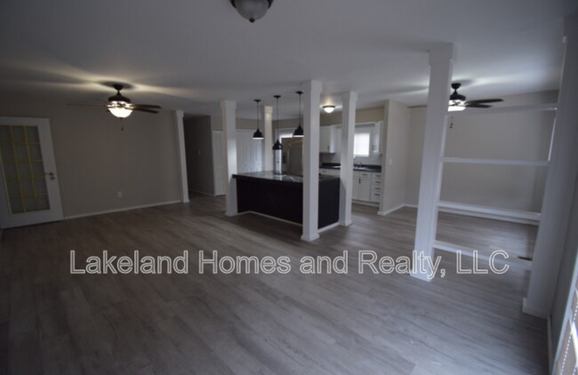 Building Photo - 3134 Skyview Dr