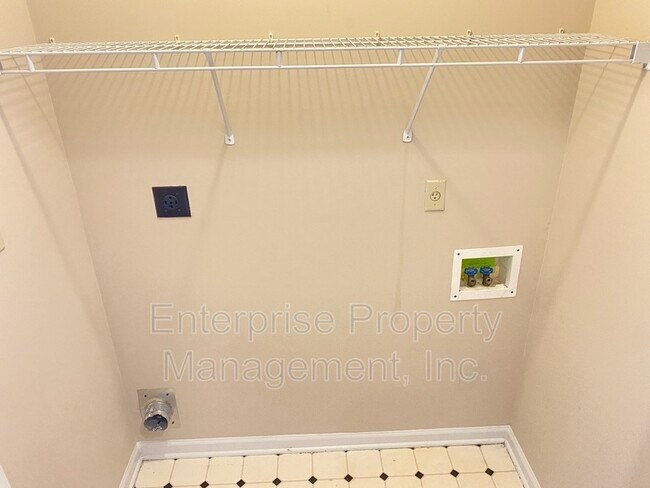 Building Photo - 3794 Walden Meadow Dr