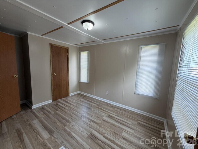 Building Photo - 118 Ricks Ln