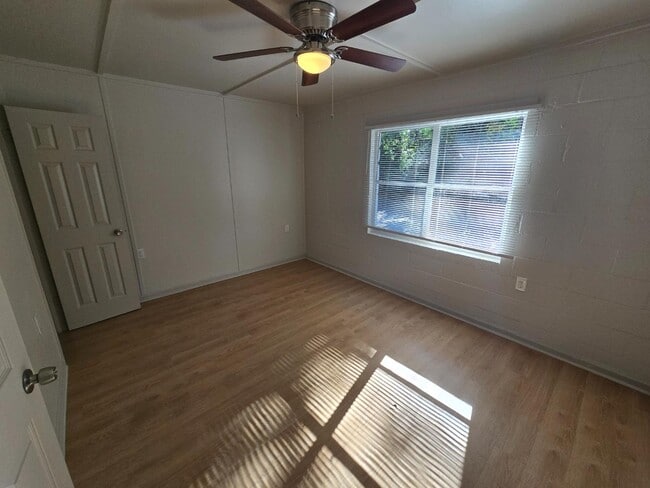 Building Photo - 2520 16th Ave