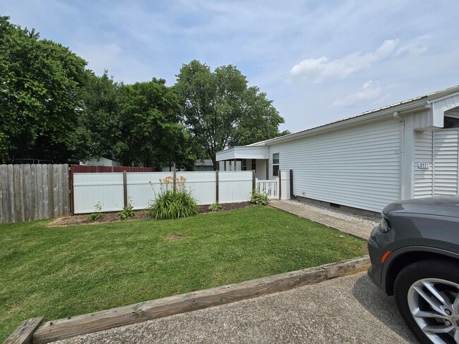 Building Photo - Charming 2 Bed, 1 Bath Home on Secluded De...