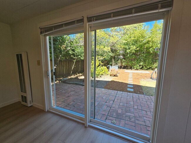 Building Photo - REGAL 4 Bed/3 Bath Home in FREMONT
