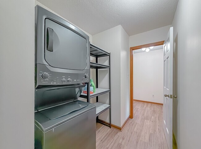 Building Photo - 776 Lupine Ln
