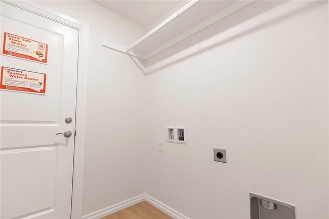 Building Photo - 8708 Poppey Pl