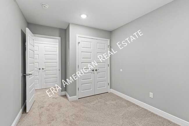 Building Photo - 406 Walters Cir