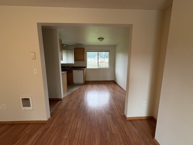 Building Photo - 2633 Wilderness Dr SE