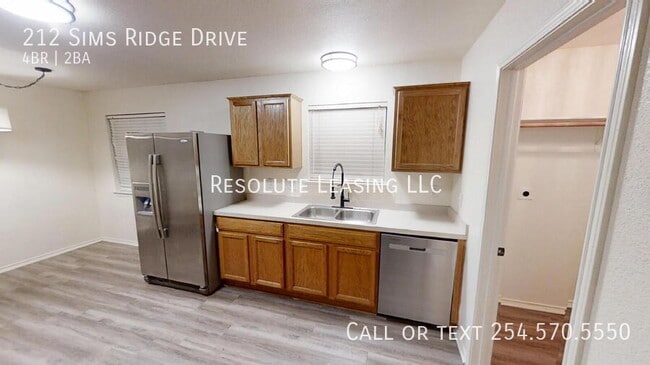 Building Photo - 212 Sims Ridge Dr