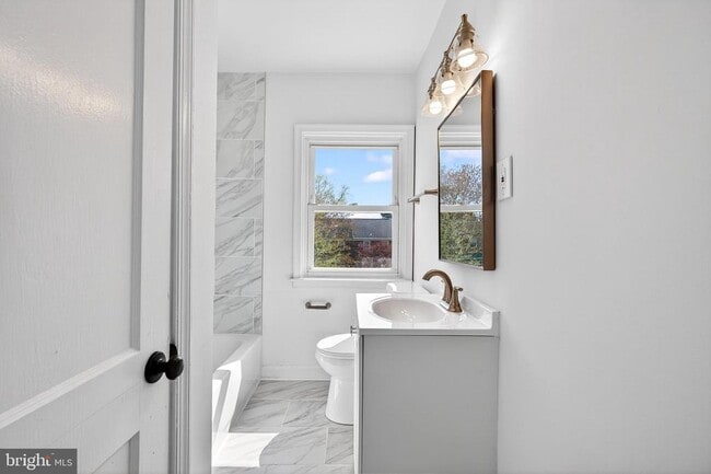 Building Photo - 1870 Yakona Rd