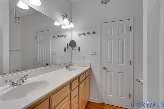 Building Photo - 6817 Kensington Ave