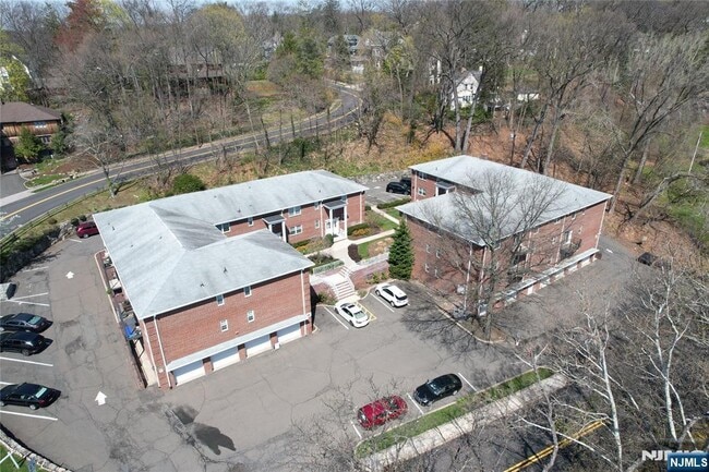 Building Photo - 20-30-30 Ridge Rd