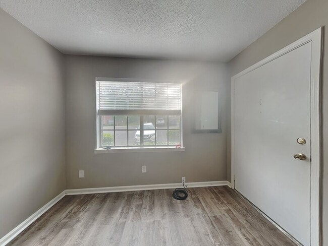 Building Photo - 3412 Sandner Ct