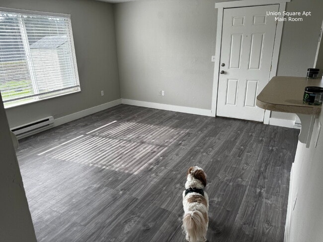 Building Photo - "Charming 1-Bedroom Retreat with Hardwood ...