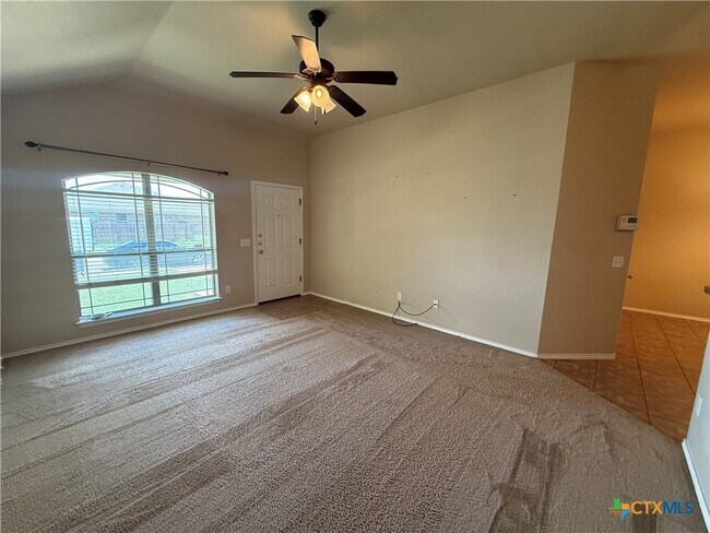 Building Photo - 4205 Cambridge Dr