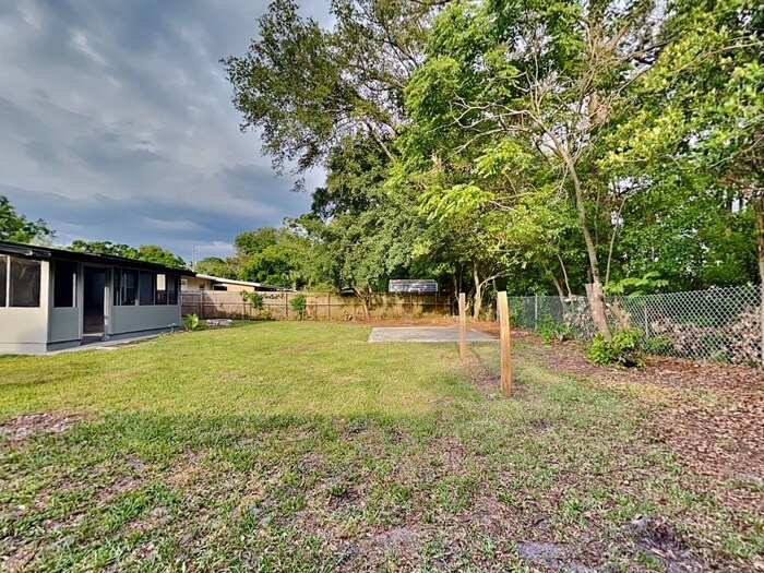 Building Photo - 6446 Burgundy Rd S