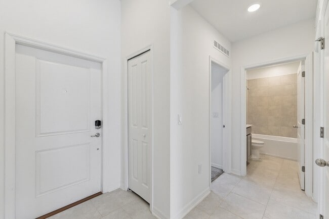 Building Photo - 3921 Willowbrook Drive