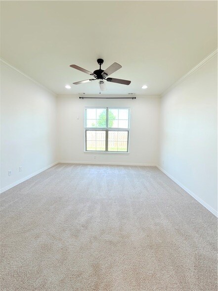 Building Photo - 4201 SW Layton Rd