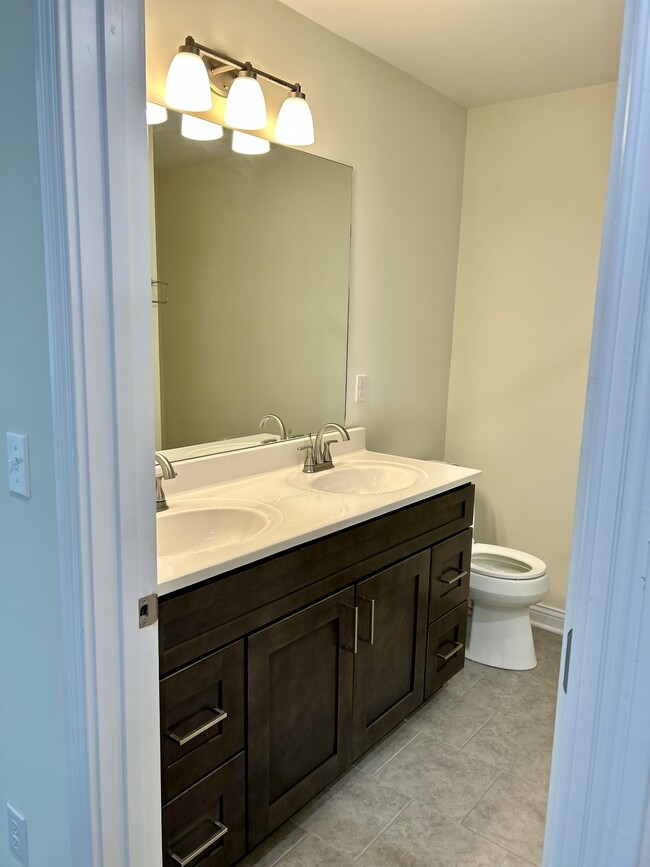 Upstairs Bathroom - 193 Fairway Ln