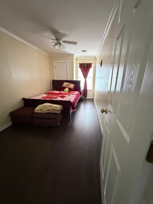 Building Photo - Broken Arrow Union Schools Single Family Home for Rent 5 beds 2.5 bath
